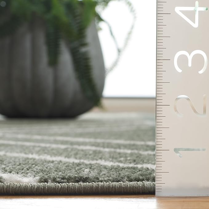 SAFAVIEH Adirondack Collection Runner - 2'6" x 6', Dark Green & Ivory, Geometric Design, Non-Shedding & Easy Care, Ideal for The Living Room, Dining, Bedroom (ADR241X)