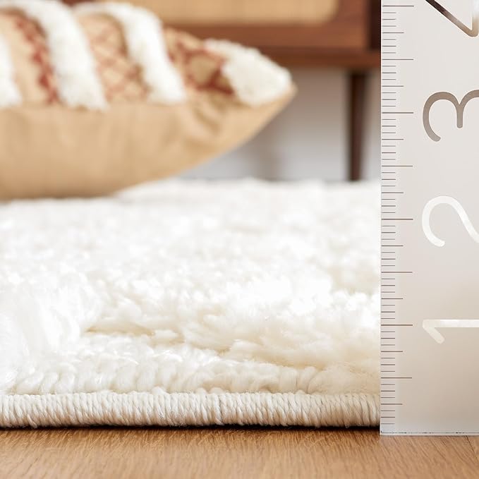 Safavieh Moroccan Tassel Shag Collection Area Rug - 3' Square, Ivory, Geometric Design, Plush 1.5 Inch Thick Ideal for High Traffic Areas in Living Room, Bedroom, Dining (MTS688C)