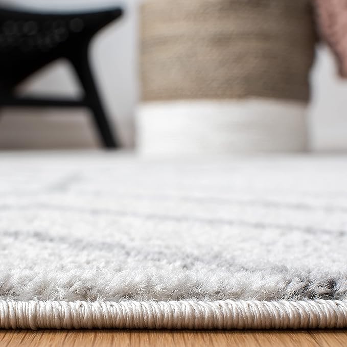 SAFAVIEH Adirondack Collection Accent Rug - 3' x 5', Light Grey & Dark Grey, Modern Geometric Design, Non-Shedding & Easy Care, Ideal for High Traffic Areas in Entryway, Living Room, Bedroom (ADR241G)