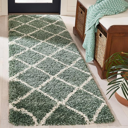 SAFAVIEH Hudson Shag Collection Runner Rug - 8' Runner, Green & Ivory, Transitional Design, Ideal for High Traffic Areas in Hallway, Bathroom & Kitchen (SGH281Y-28)