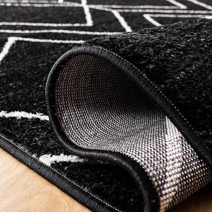 SAFAVIEH Adirondack Collection Accent Rug - 2'6" x 4', Black & Ivory, Modern Geometric Design, Non-Shedding & Easy Care, Ideal for High Traffic Areas in Entryway, Living Room, Bedroom (ADR241Z)