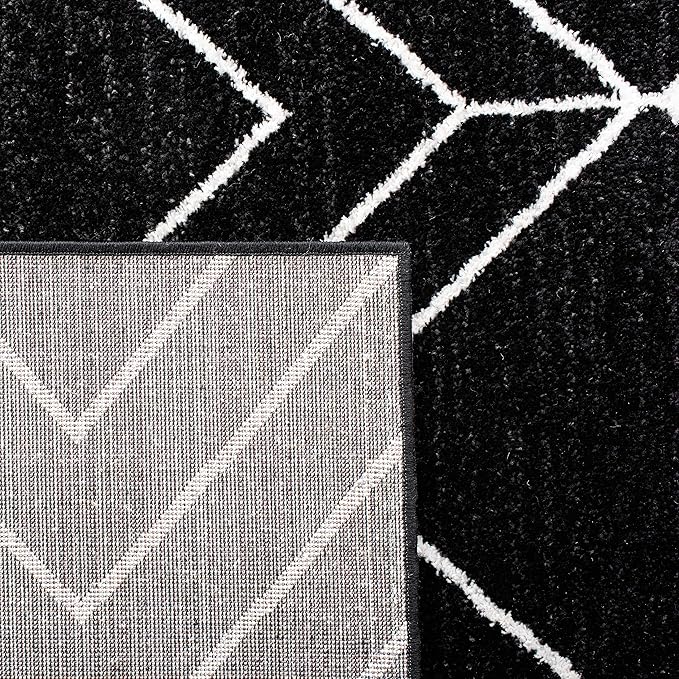 SAFAVIEH Adirondack Collection Accent Rug - 2'6" x 4', Black & Ivory, Modern Geometric Design, Non-Shedding & Easy Care, Ideal for High Traffic Areas in Entryway, Living Room, Bedroom (ADR241Z)