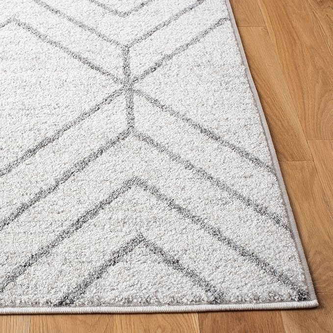 SAFAVIEH Adirondack Collection Accent Rug - 3' x 5', Light Grey & Dark Grey, Modern Geometric Design, Non-Shedding & Easy Care, Ideal for High Traffic Areas in Entryway, Living Room, Bedroom (ADR241G)